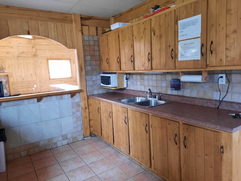Auberge La Martingale | 2501 Chem. du Lac, Saint-Honoré, QC G0V 1L0, Canada | Phone: (418) 673-3956