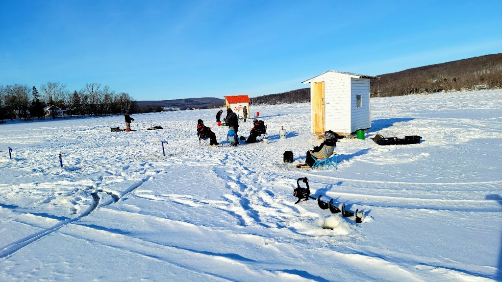 Centre de pêche sur glace Les Jiggeux | 3180 A Rue Principale, Saint-Ferdinand, QC G0N 1N0, Canada | Phone: (819) 621-5132