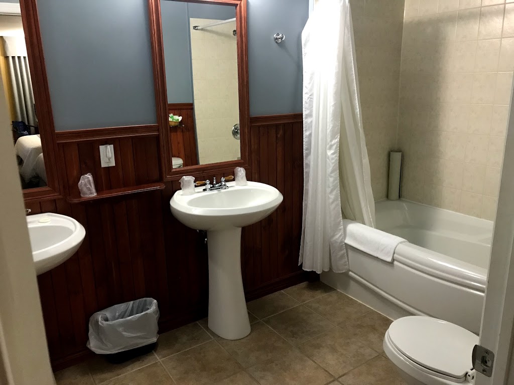 Hôtel Marineau La Tuque | 3250 Boulevard Ducharme, La Tuque, QC G9X 4T4, Canada | Phone: (819) 523-4551