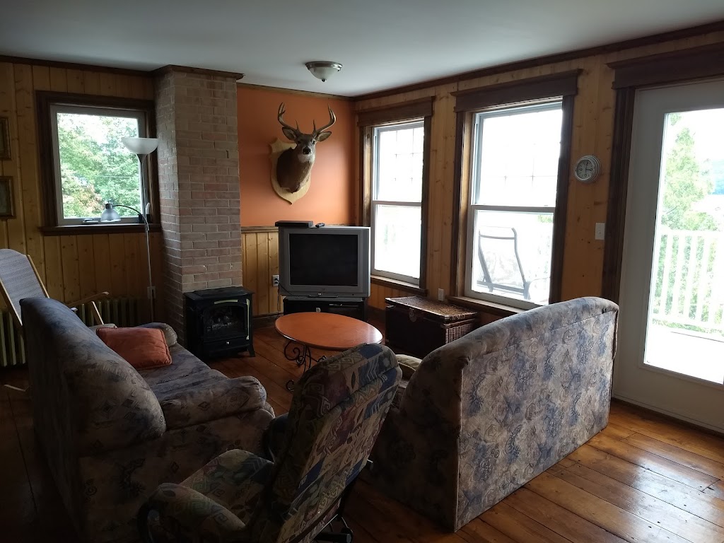 Le Domaine Véro | 474 Rue St Jean, Pohénégamook, QC G0L 1J0, Canada | Phone: (418) 859-3239