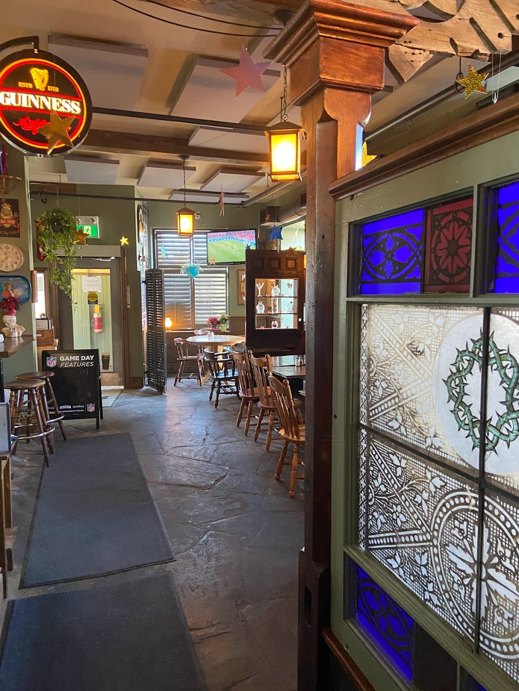 Shepherds Pub | 5 E Mill St, Elora, ON N0B 1S0, Canada | Phone: (519) 846-5775