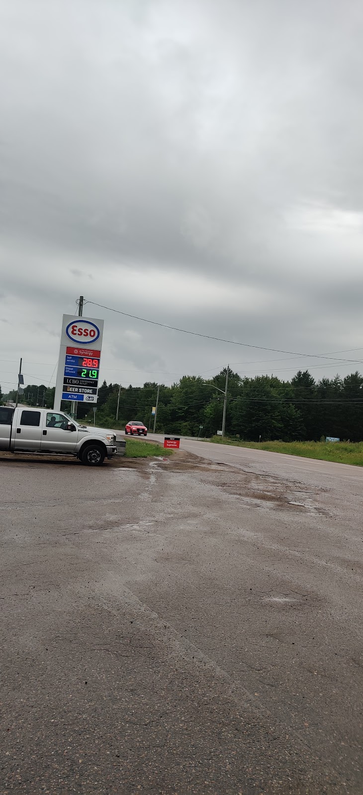 ALICE GENERAL STORE ESSO | 10679 Round Lake Rd, Pembroke, ON K8A 0K7, Canada | Phone: (613) 735-8307