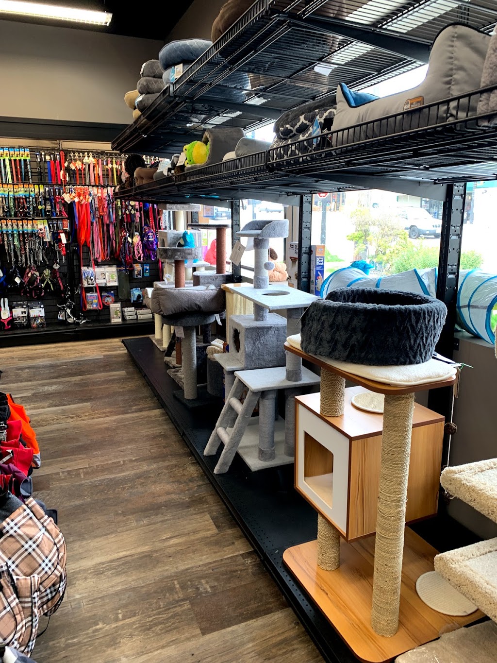 Bosleys by Pet Valu | 2828 E Hastings St Unit 101, Vancouver, BC V5K 5C5, Canada | Phone: (604) 251-3917