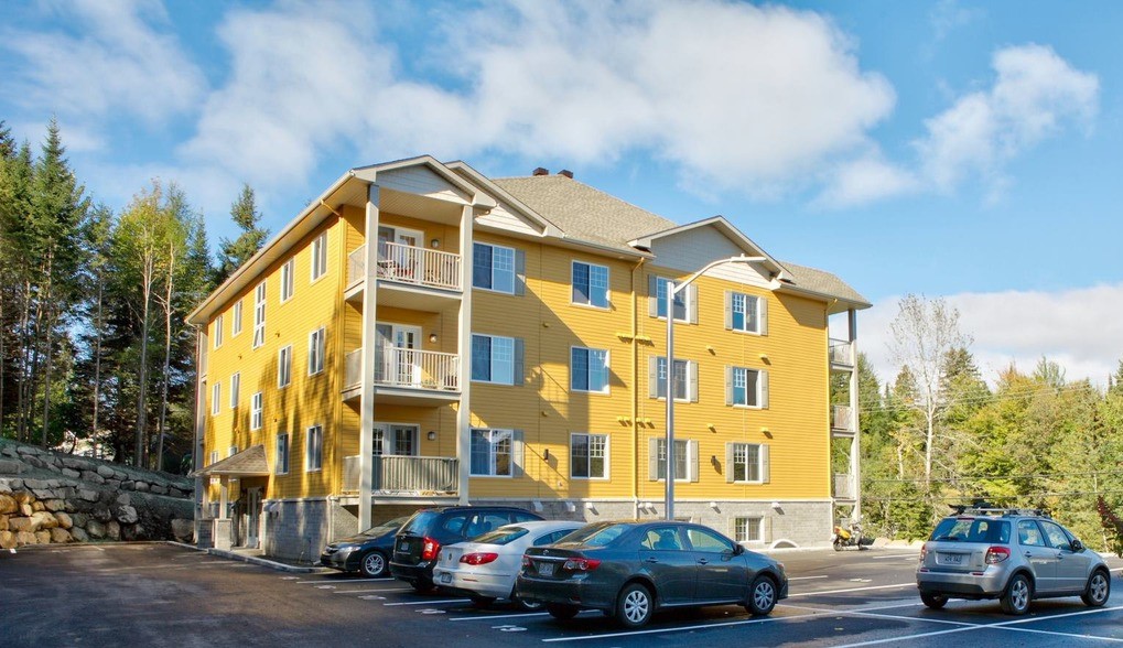 Condo Locatif à Vendre Sainte-Agathe | 681 Chem. de la Rivière #201, Sainte-Agathe-des-Monts, QC J8C 2Z7, Canada | Phone: (855) 669-5566