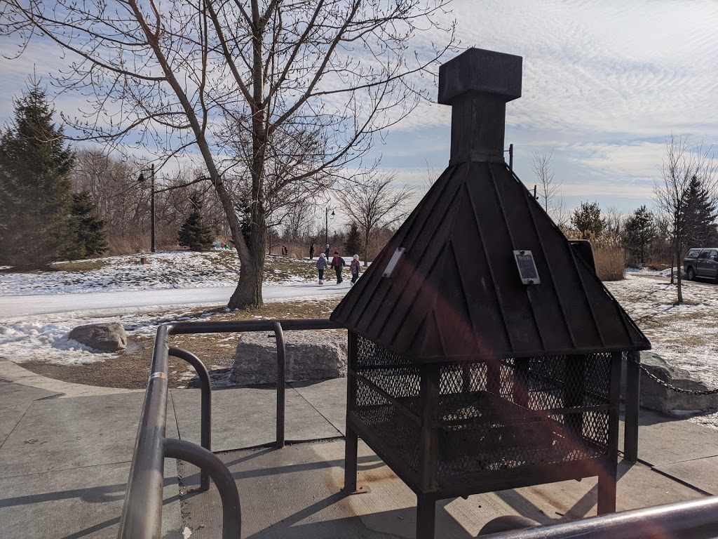 Colonel Samuel Smith Skating Trail | 65 Colonel Samuel Smith Park Dr, Etobicoke, ON M8V 4B6, Canada | Phone: (416) 392-9715
