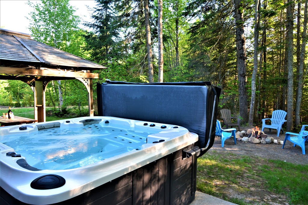 Chalet Spa Lescapade | 2208-E, QC-125, Notre-Dame-de-la-Merci, QC J0T 2A0, Canada | Phone: (877) 560-8060