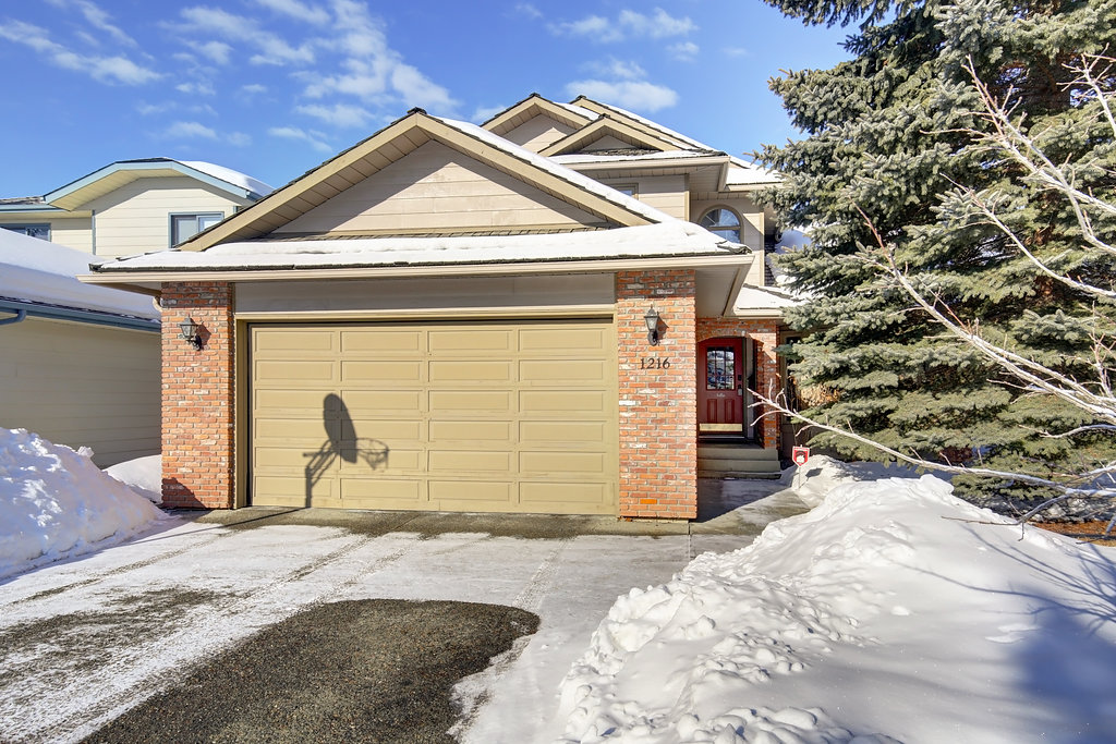 Sundi Clark- Redline Real Estate Group | 1234 Any Street NW, High River, AB T1V 0C9, Canada | Phone: (403) 971-6344