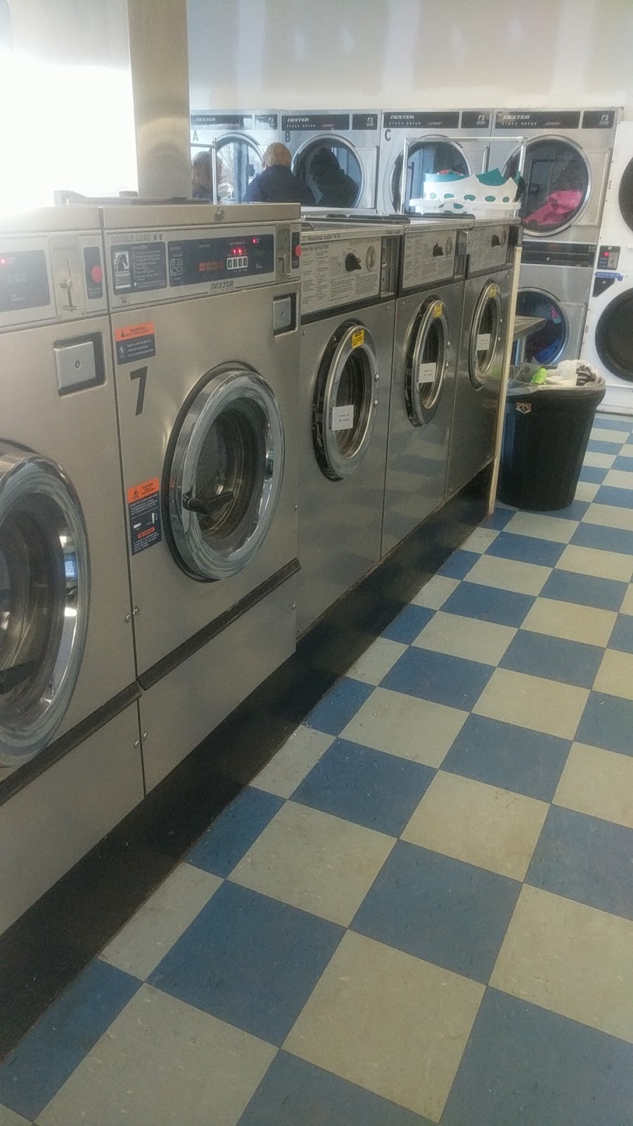 Wash World Laundromat | 2040 Eggert Rd, Buffalo, NY 14226, USA | Phone: (716) 836-0402