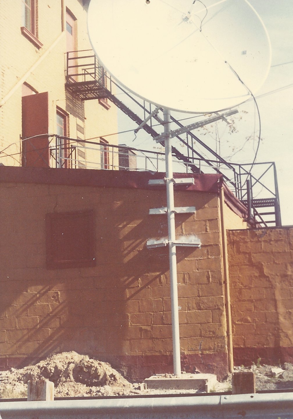 Paul Hartman Antenna & Satellite TV | 6714 Thorold Stone Rd, Niagara Falls, ON L2J 1B3, Canada | Phone: (905) 357-0935
