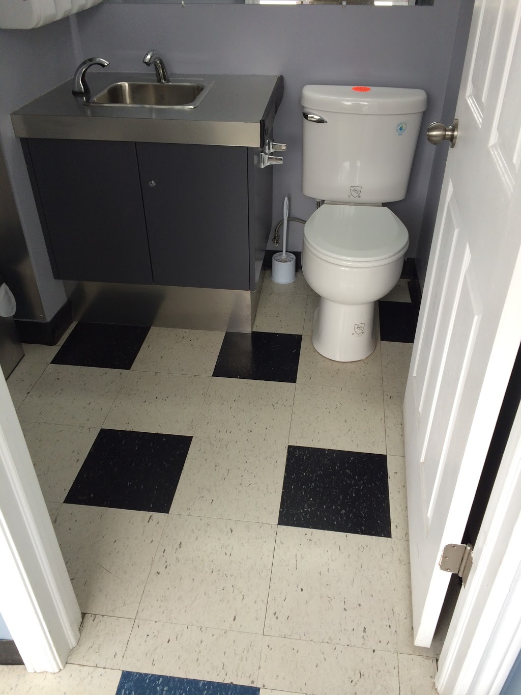 Soap Opera Laundromat | 37 McMurchy Ave N, Brampton, ON L6X 1X4, Canada | Phone: (416) 457-1751