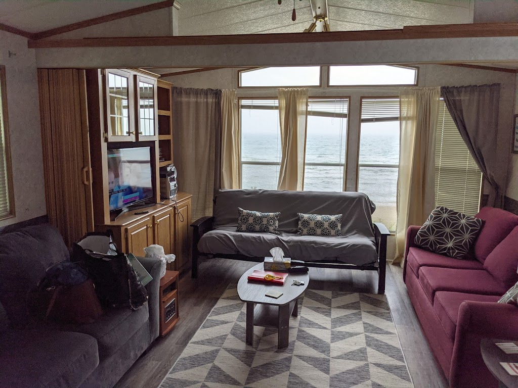 Bearfoot Park Cottage Rentals | 18 7th Ave S, Sauble Beach, ON N0H 2G0, Canada | Phone: (519) 377-2844