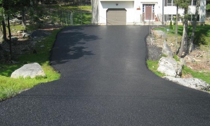 Asphalte Québec | 881 Rue Toussaint-Bénard, Boucherville, QC J4B 4G3, Canada | Phone: (438) 933-3330