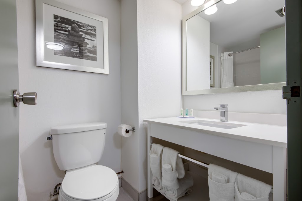 Quality Inn & Conference Centre | 201 Woodside Dr, Orillia, ON L3V 6T4, Canada | Phone: (705) 326-7343