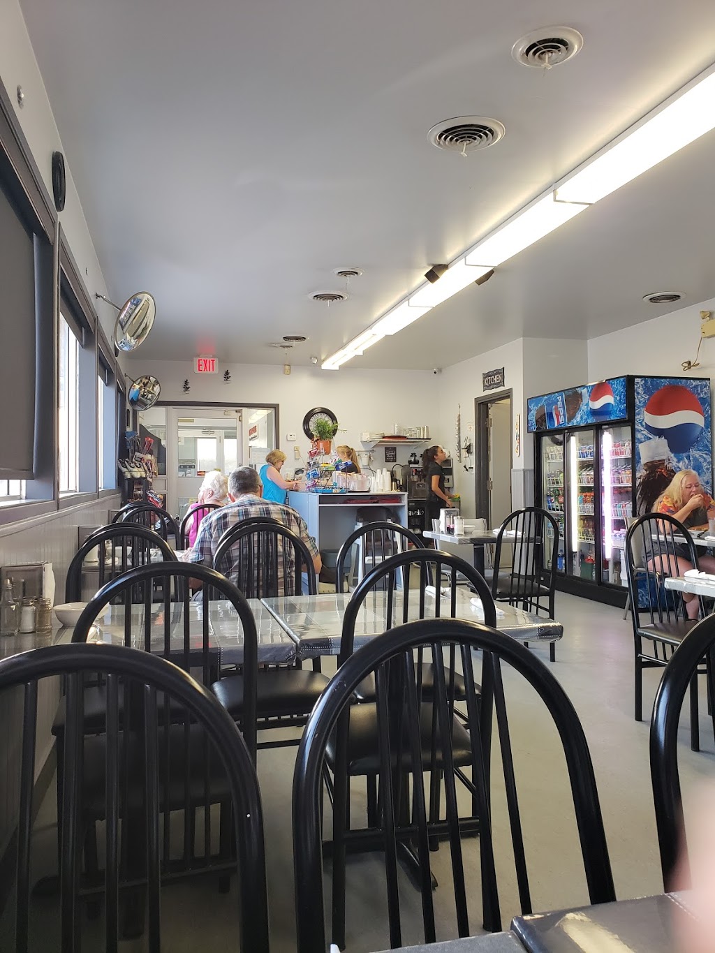 Crossroads Restaurant | 10401 Hwy 17, Verner, ON P0H 2M0, Canada | Phone: (705) 594-1818