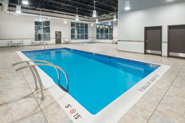 Microtel Inn & Suites by Wyndham Sudbury | 1312 Kingsway, Sudbury, ON P3B 2E5, Canada | Phone: (705) 470-6161