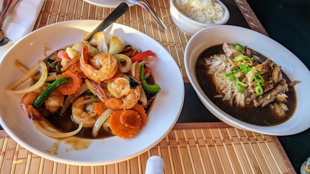 Tuk Tuk Thai Cuisine | 5031 Bank St, Ottawa, ON K1X 1G8, Canada | Phone: (613) 425-5600