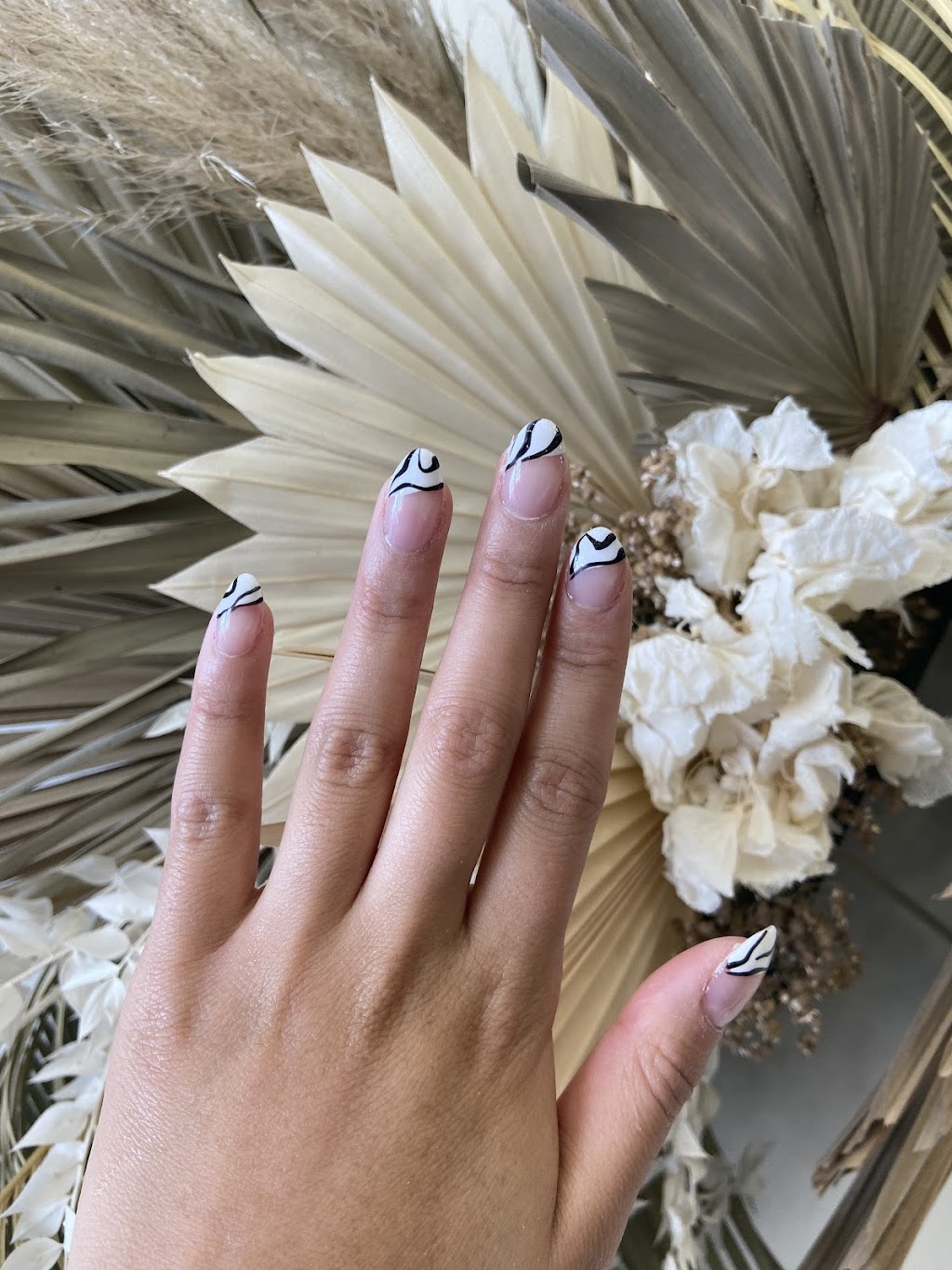 Magic Nails & Spa | 175 Chestermere Station Way #206, Chestermere, AB T1X 0A4, Canada | Phone: (403) 273-8881