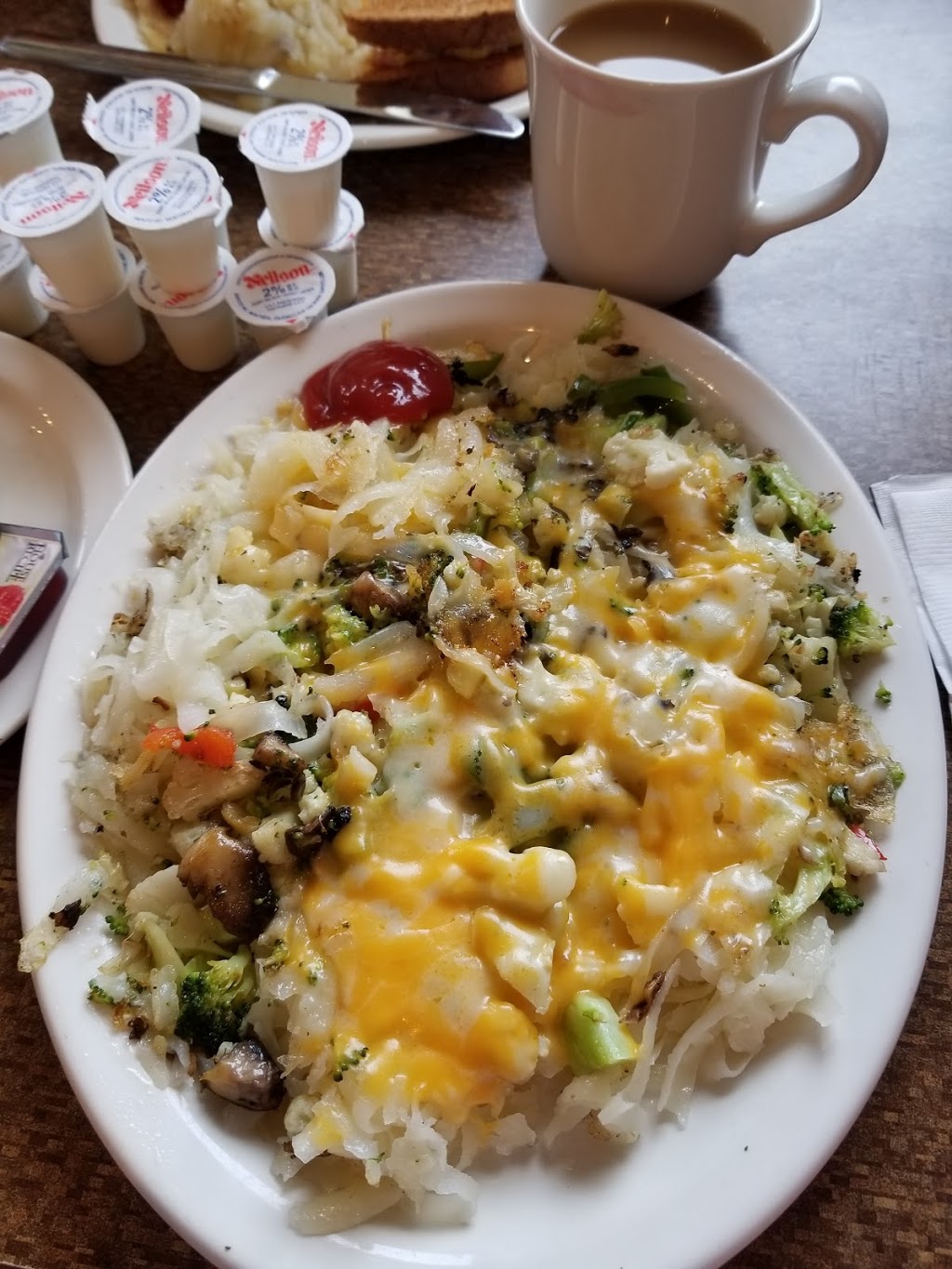 Johns Restaurant | 1643 London Line, Sarnia, ON N7W 1A9, Canada | Phone: (519) 542-9821