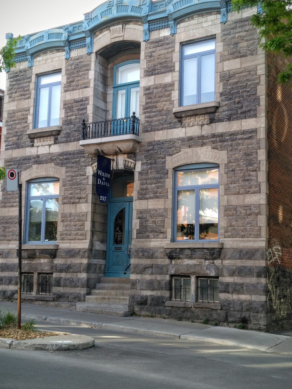 Wilder & Davis Luthiers Inc | 257 Rue Rachel E, Montréal, QC H2W 1E5, Canada | Phone: (514) 289-0849