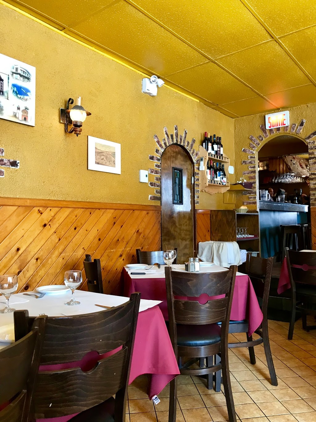 Chez Doval | 150 Rue Marie-Anne, Montréal, QC H2W 1A5, Canada | Phone: (514) 843-3390