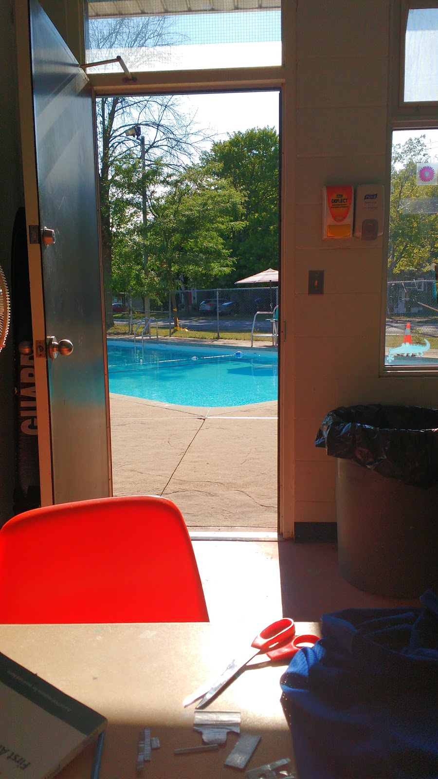 Buck Hinsperger Pool | 3970 Welland St, Niagara Falls, ON L2G 6Z9, Canada | Phone: (905) 295-7063