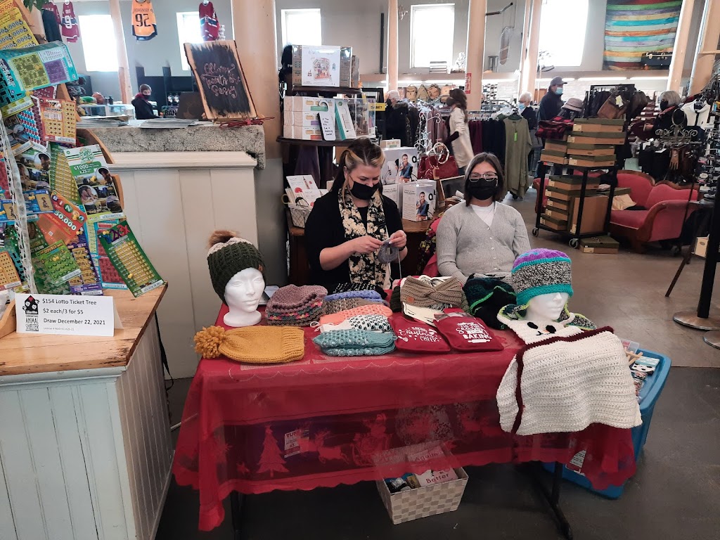 Grand Community Market | 129 Victoria St E, Amherst, NS B4H 1X9, Canada | Phone: (902) 667-7866