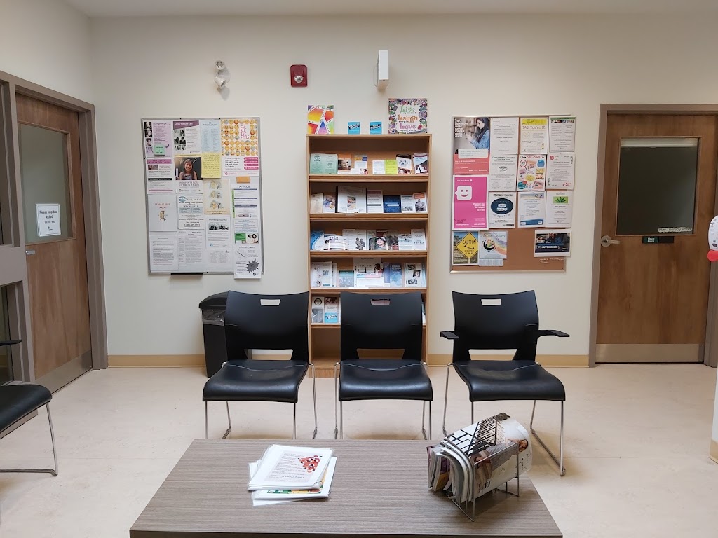 Chimo Youth and Family Services | 107 Lindsay St S, Lindsay, ON K9V 2M5, Canada | Phone: (705) 324-3300