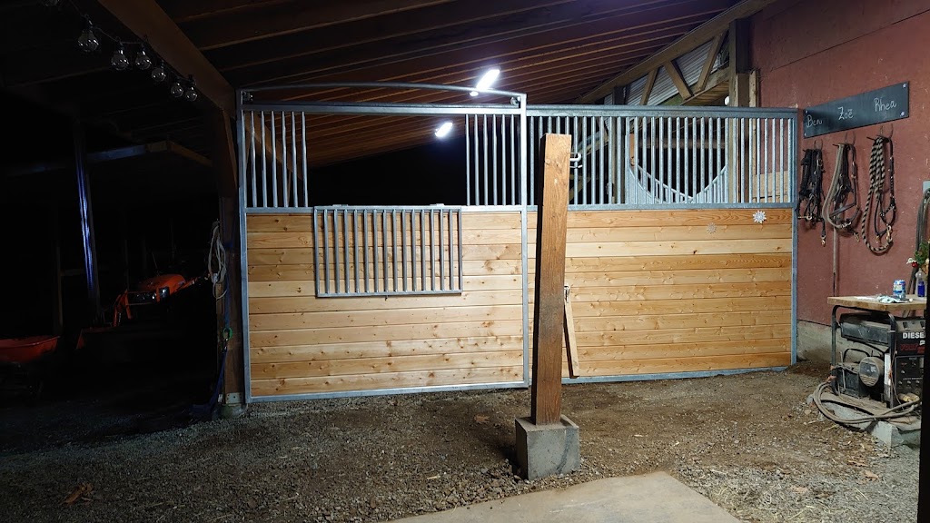 Stable Solutions | 5930 Pat Bay High, Saanich, BC V8Y 1T2, Canada | Phone: (250) 920-6326