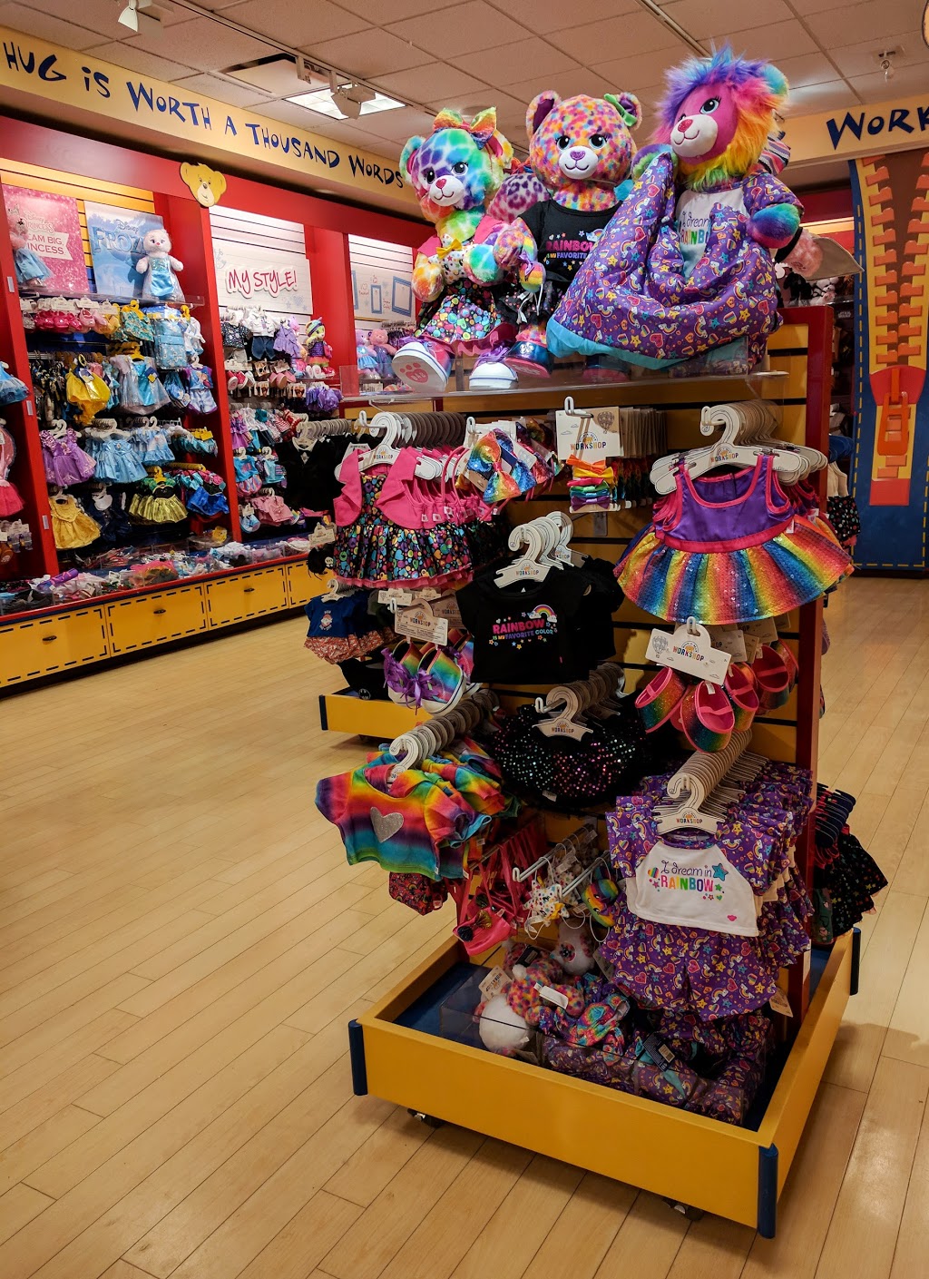 Build-A-Bear Workshop | 100 Bayshore Dr, Nepean, ON K2B 8C1, Canada | Phone: (343) 804-0500