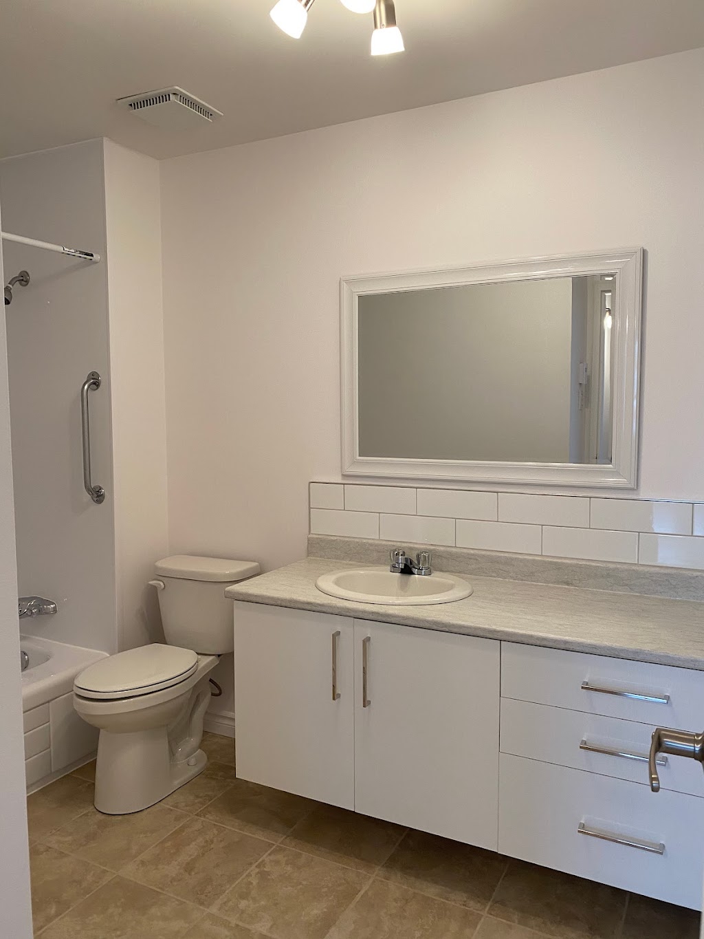 Les Rives du St-Maurice - Appartement 55+ | 10 Rue Perreault, 15 Rue Lanouette, Trois-Rivières, QC G8T 9K3, Canada | Phone: (819) 692-6869