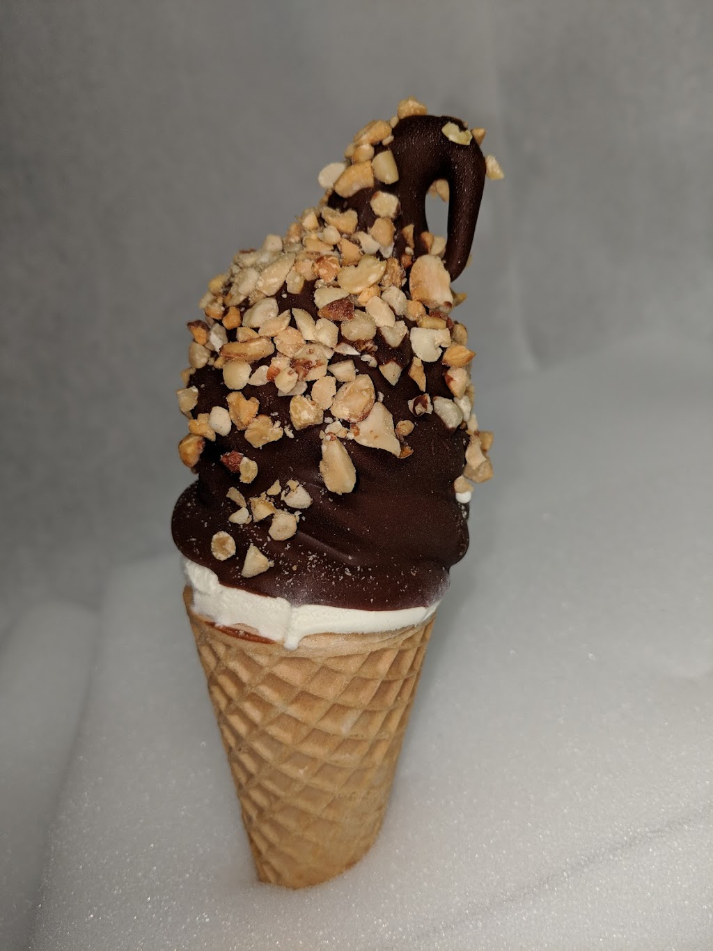 Reids Ice Cream Parlor | 130 Lake Ave, Lockport, NY 14094, USA | Phone: (716) 471-3652