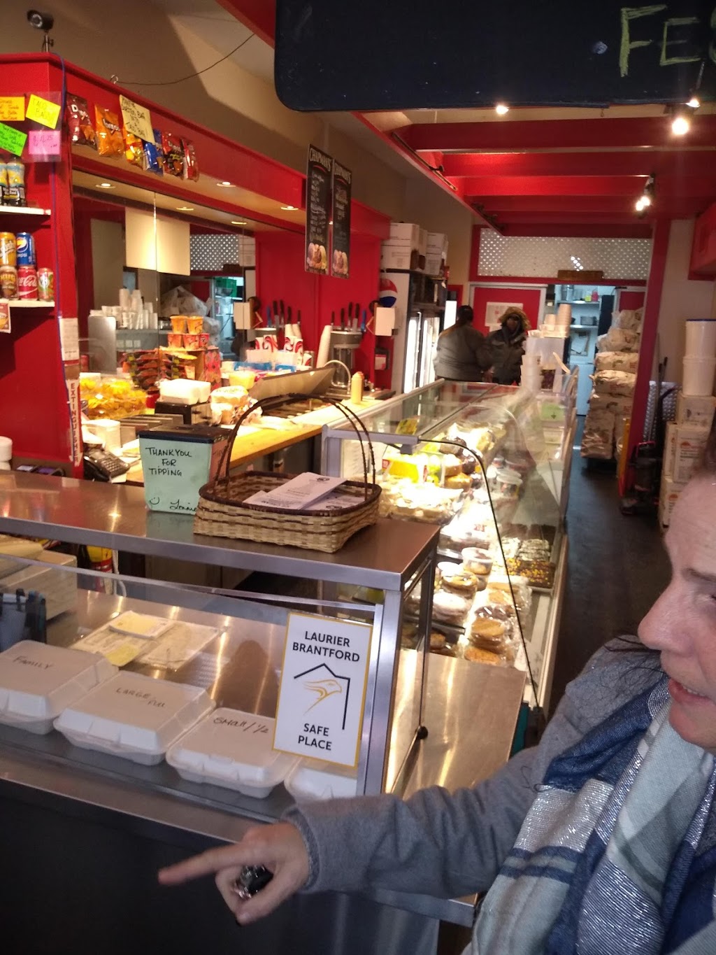 Lonnies On Market St | 42 Market St, Brantford, ON N3T 2K6, Canada | Phone: (519) 752-0011