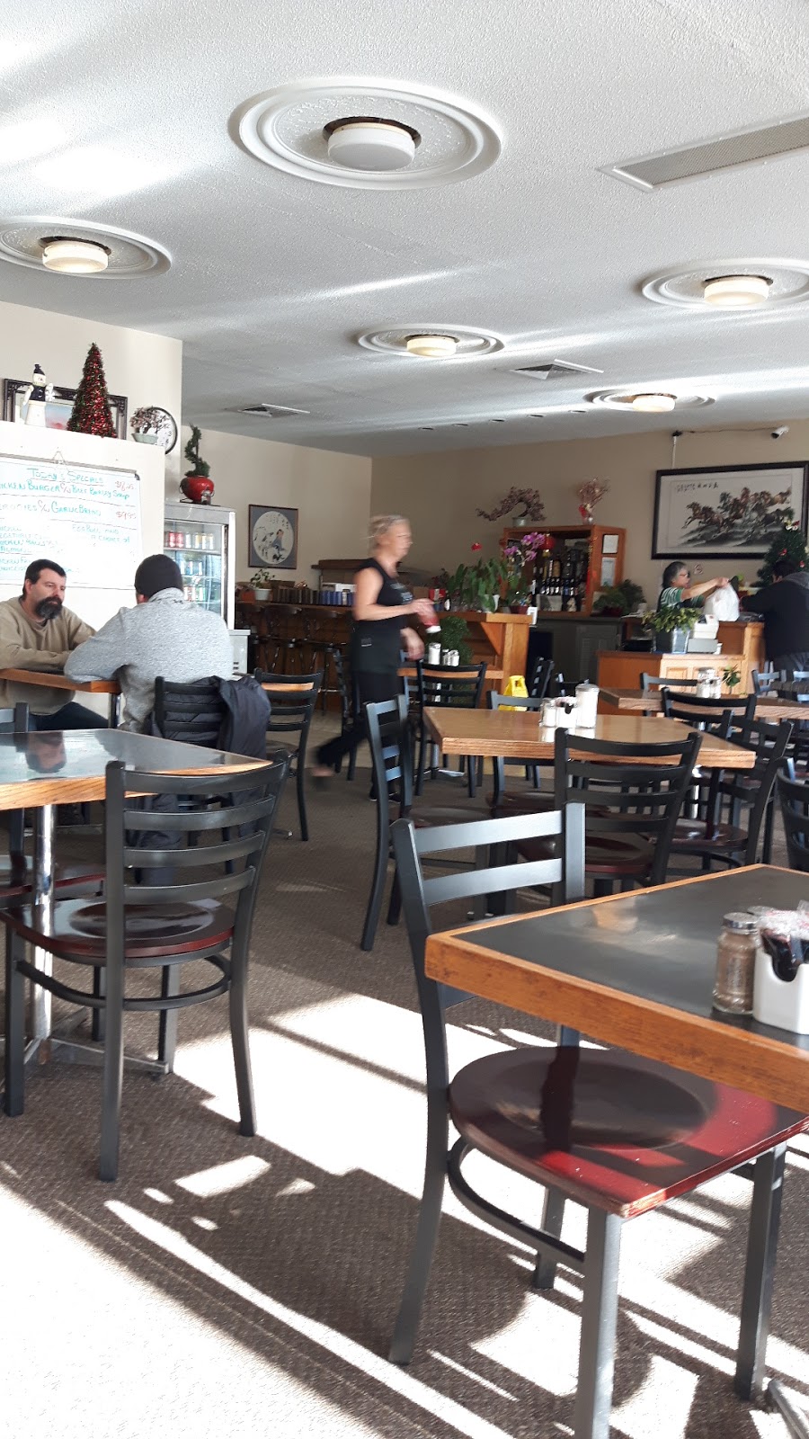 Reises Restaurant | 2354 Maley Dr, Garson, ON P3L 1P7, Canada | Phone: (705) 560-5051