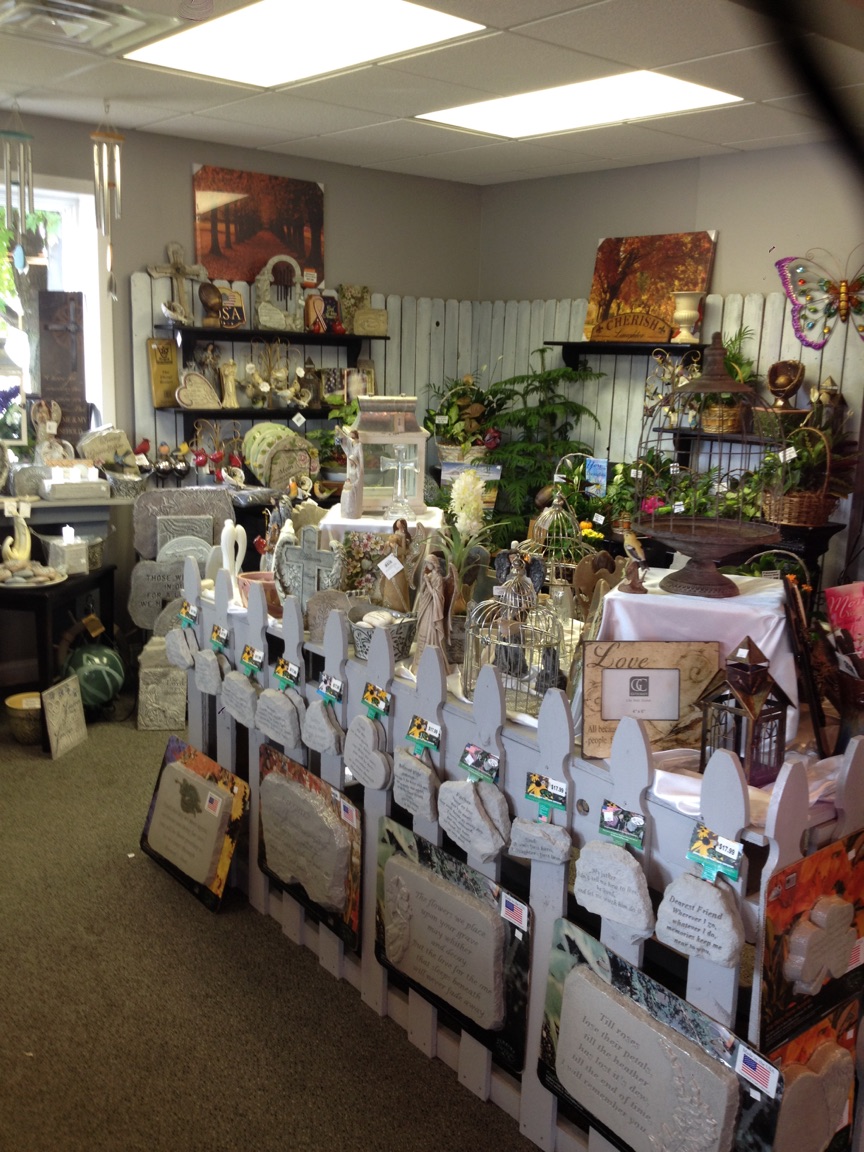 Richmond Flower Shop | 69001 N, Main St, Richmond, MI 48062, USA | Phone: (586) 727-1011