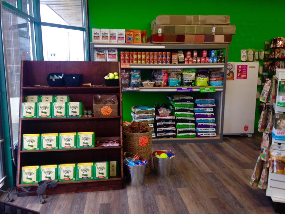 Luckys Pet Supply | 104-2100 Main St, Penticton, BC V2A 5H7, Canada | Phone: (250) 493-3647