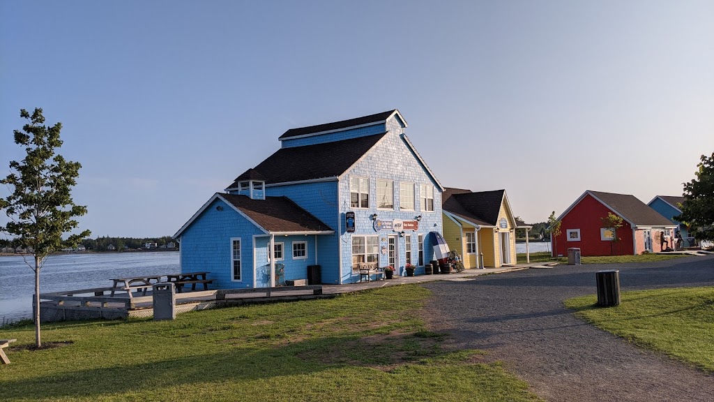 Giant Lobster | 229 Main St, Shediac, NB E4P 2A5, Canada | Phone: (506) 532-7000