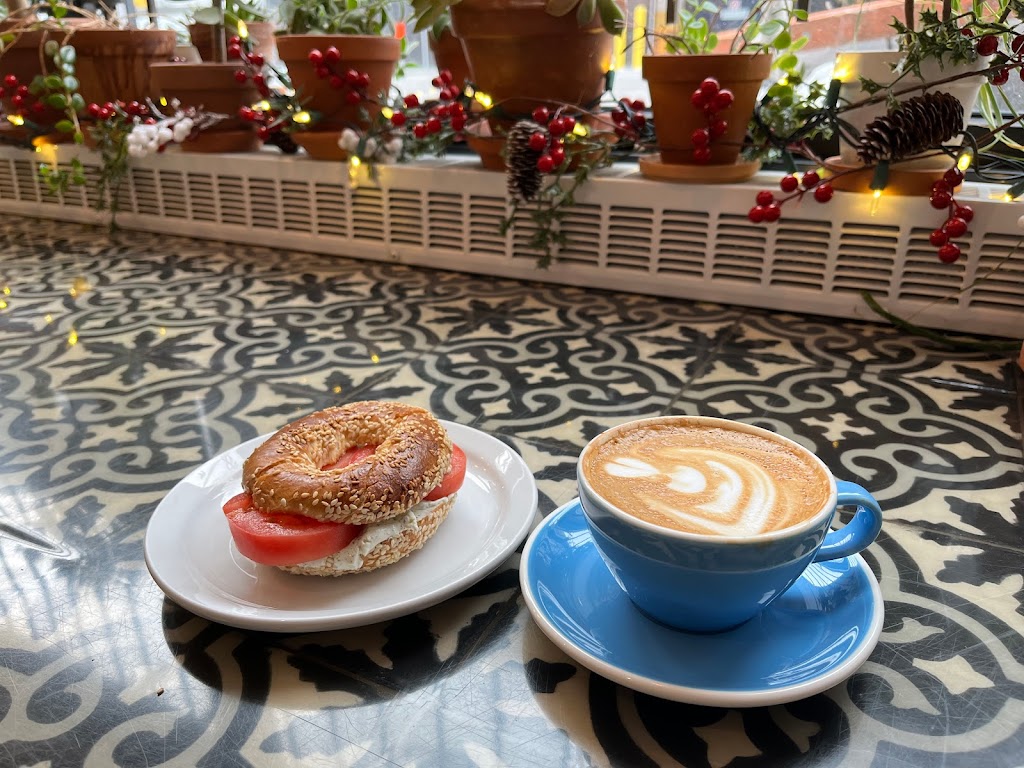 Shaughnessy Café | 1455 Rue Lambert Closse, Montréal, QC H3H 1Z5, Canada | Phone: (438) 386-9890