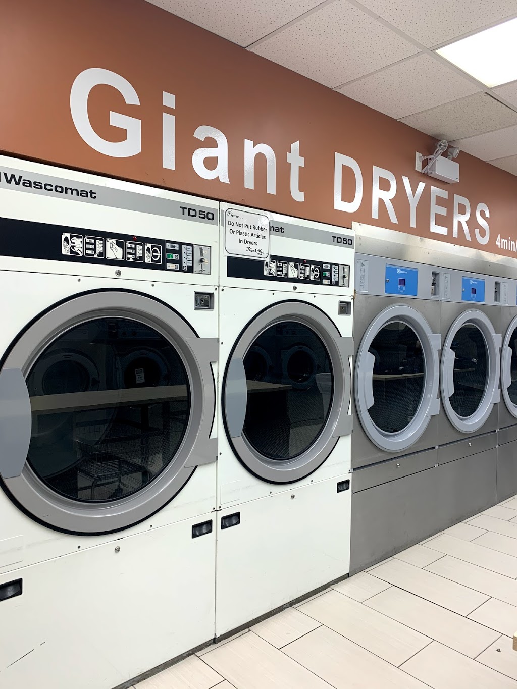 Woodbridge Coin Laundry | 7944 Kipling Ave, Woodbridge, ON L4L 1Z5, Canada | Phone: (647) 551-2646