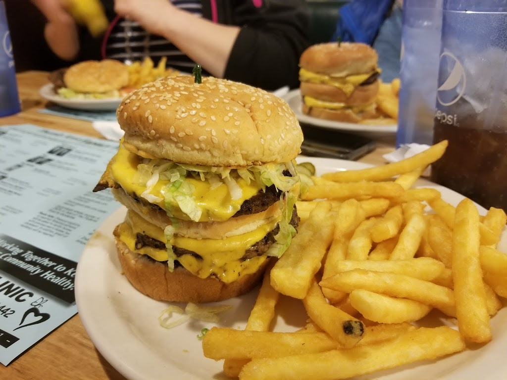 Riverside Family Dining | 27 Howard St, Croswell, MI 48422, USA | Phone: (810) 679-4771