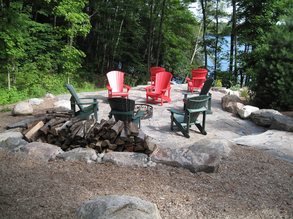 Lulus Repose | 47 Agamiing Ln, Magnetawan, ON P0A 1P0, Canada | Phone: (866) 323-6698