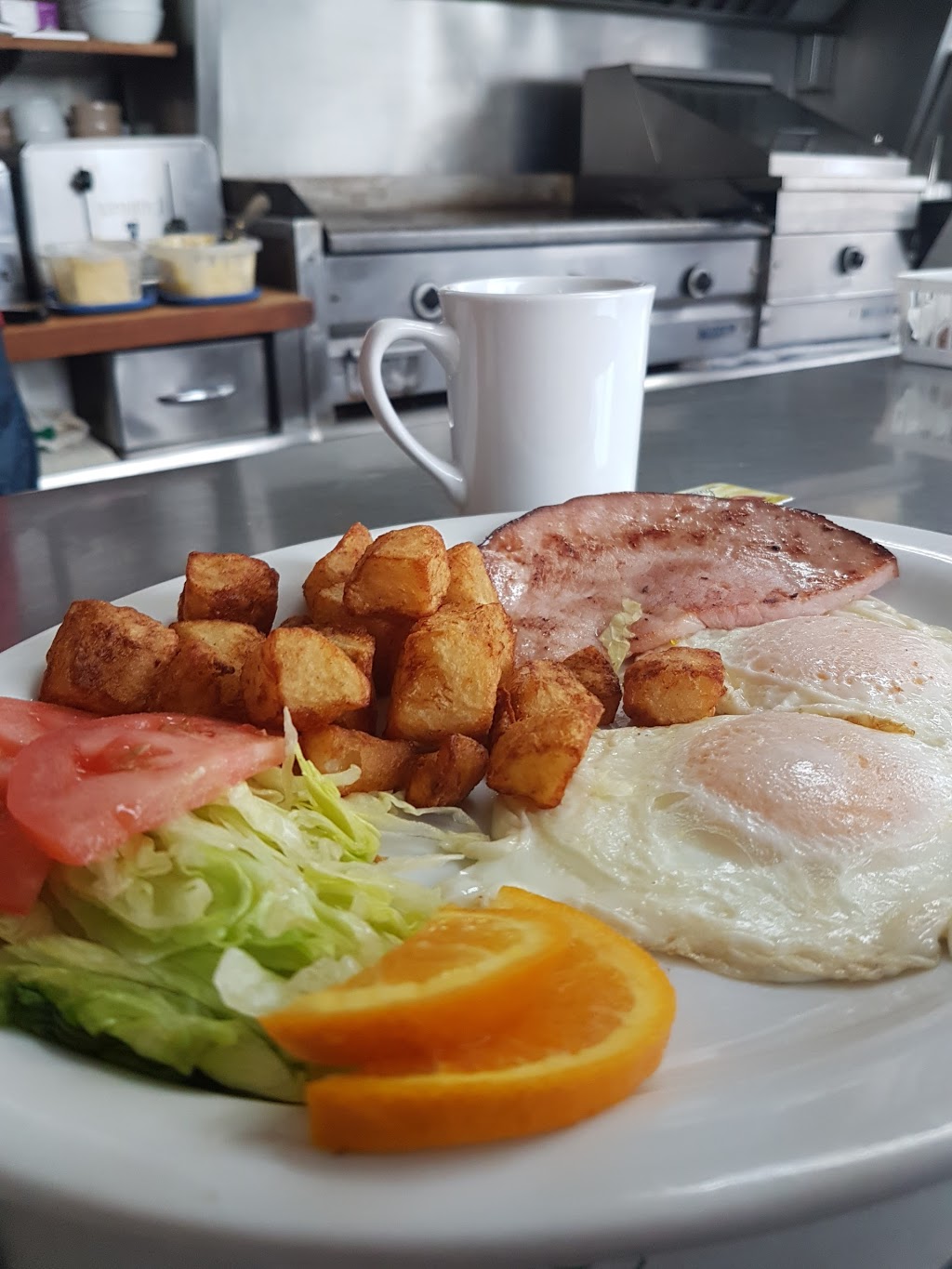 Casse-Croute-LAmi Du Passant | 667 Avenue de Grand-Mère, Grand-Mère, QC G9T 2H6, Canada | Phone: (819) 538-6319