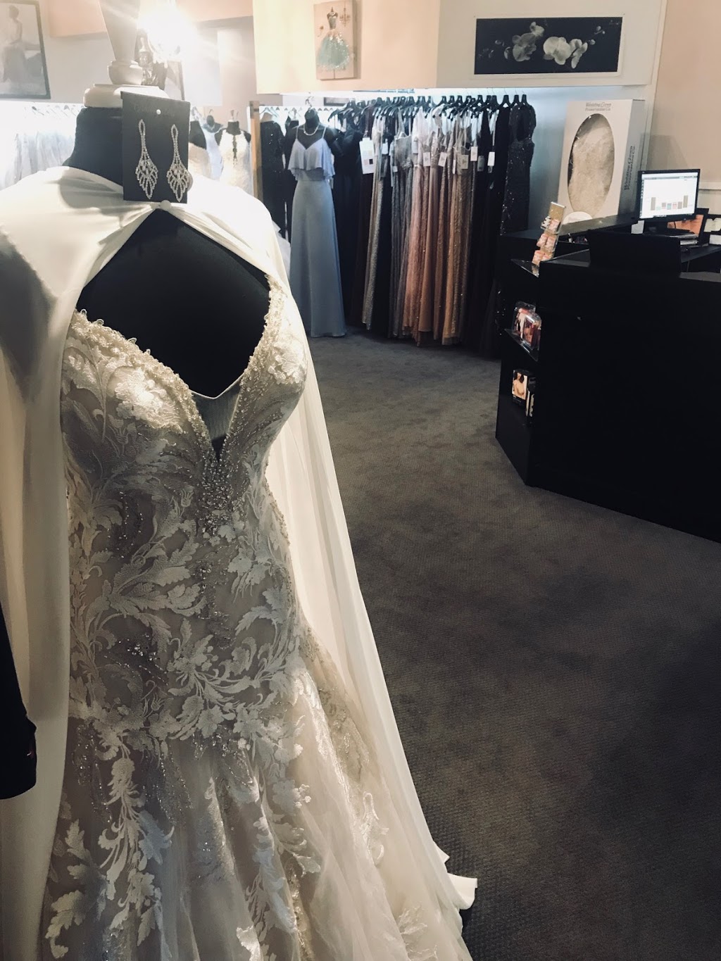Bridal Chateau Inc | 1687 Wehrle Dr, Williamsville, NY 14221, USA | Phone: (716) 631-8345