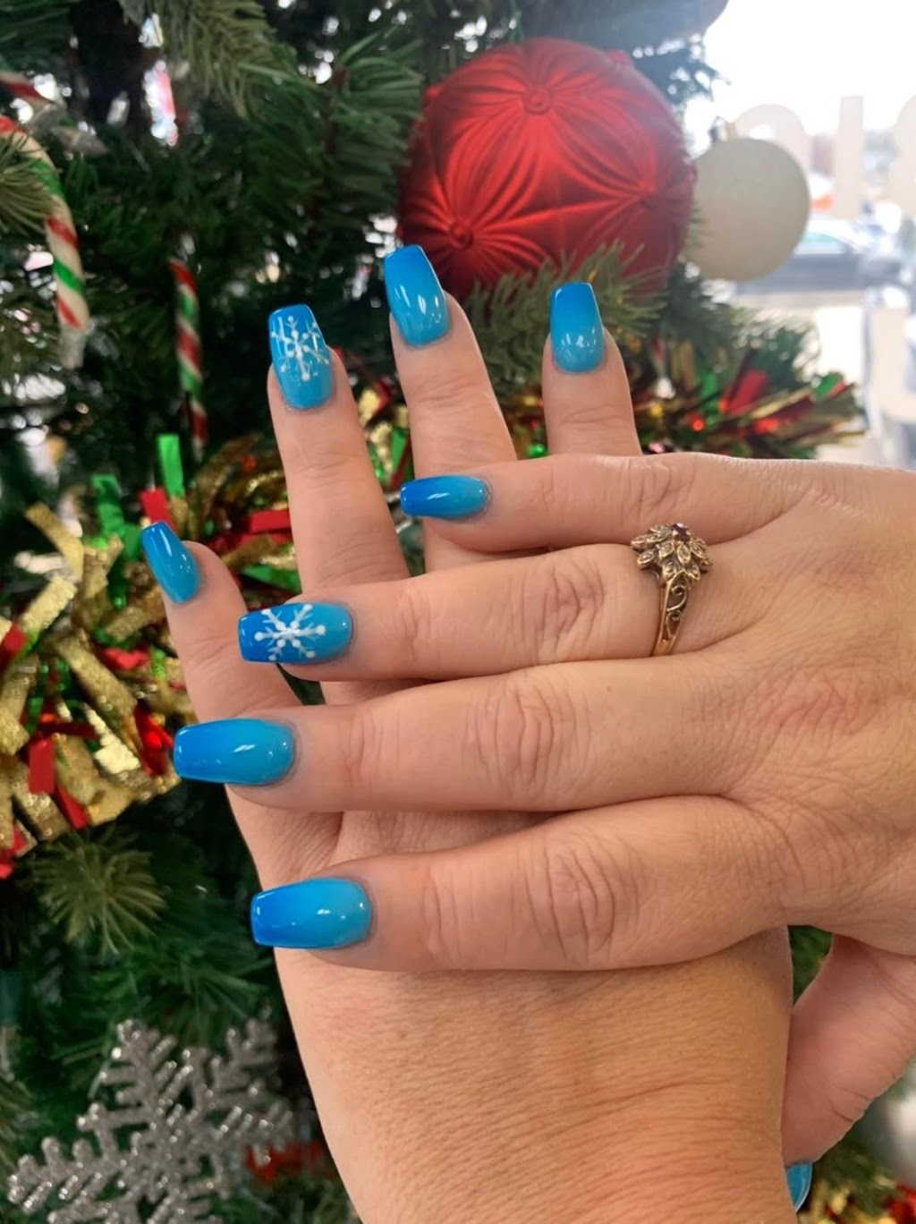 Sunday Nails and Spa | 39 King George Rd, Brantford, ON N3R 5K2, Canada | Phone: (519) 304-7989