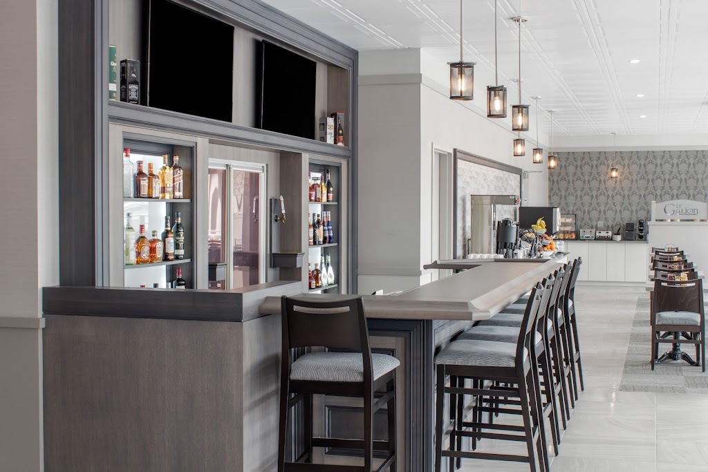 Chateau Moncton Hotel & Suites | 100 Main St, Moncton, NB E1C 1B9, Canada | Phone: (506) 870-4444