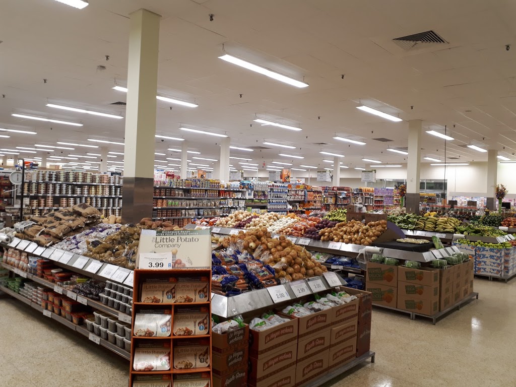 Loblaws | 1910 St Laurent Blvd, Ottawa, ON K1G 1A4, Canada | Phone: (613) 521-0880