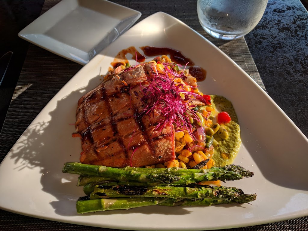 Lighthouse Bar & Grill | 1 Bellwether Way, Bellingham, WA 98225, USA | Phone: (360) 392-3200