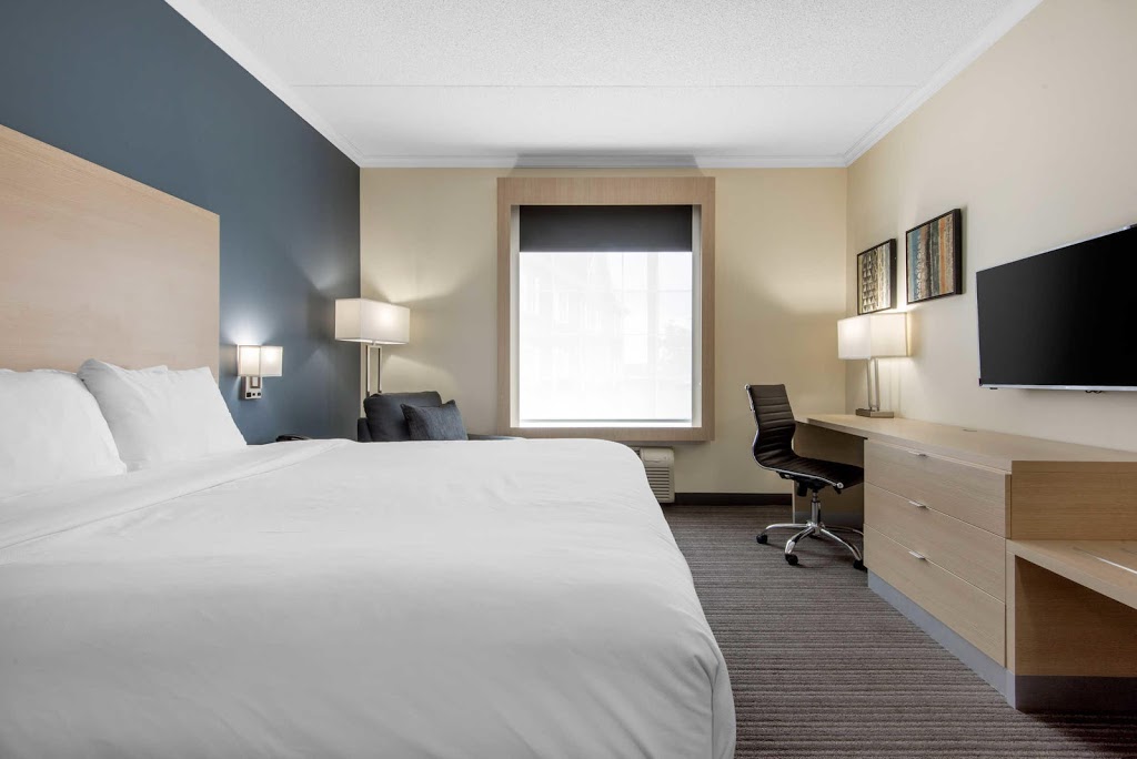 Quality Inn & Suites | 2930 S Sheridan Way, Oakville, ON L6J 7T4, Canada | Phone: (905) 829-8020