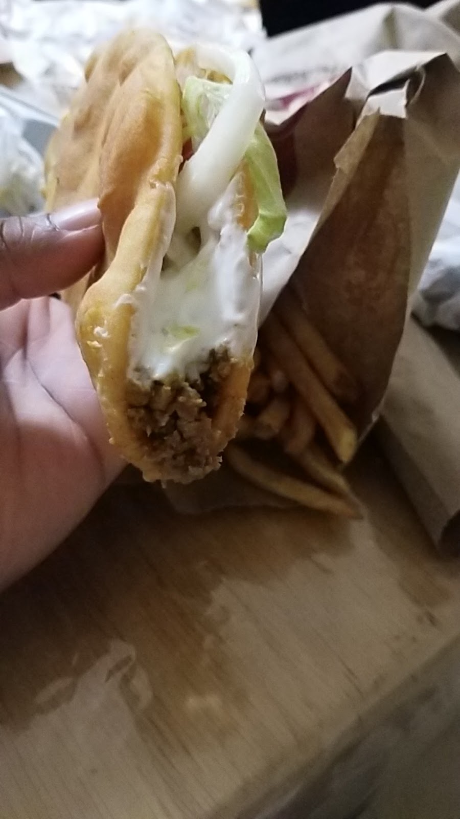 Taco Bell | 444 Yonge St, Toronto, ON M5B 2H4, Canada | Phone: (416) 596-7869