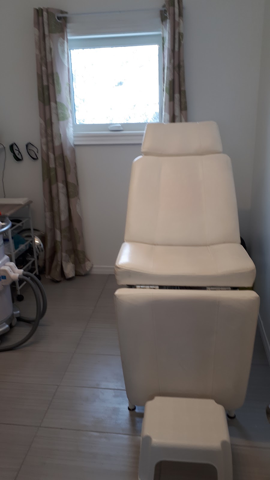 Red Stone Nail Salon | 168 McGill Dr, Janetville, ON L0B 1K0, Canada | Phone: (705) 341-1909