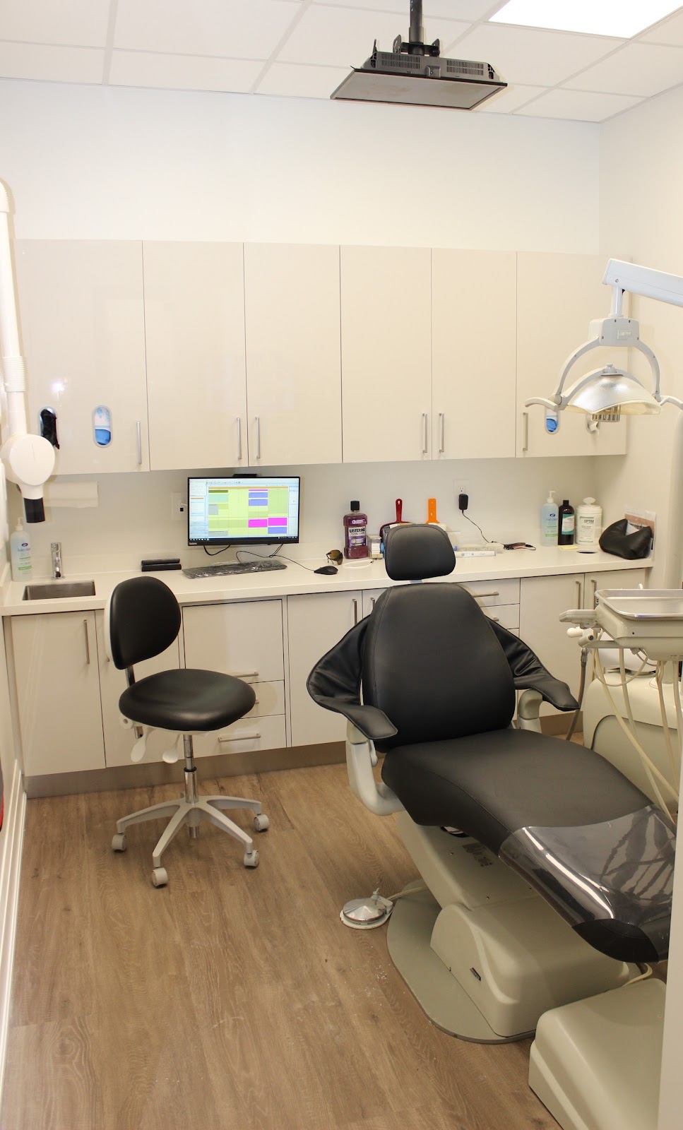 King Street Dental | 595 King St E, Oshawa, ON L1H 1G3, Canada | Phone: (905) 404-8009
